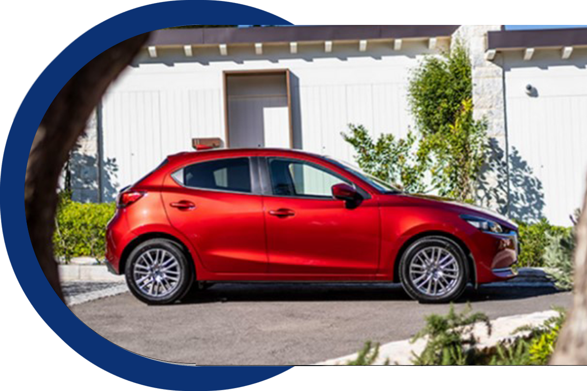 Mazda 2 in rot bei Auto Schindlbeck